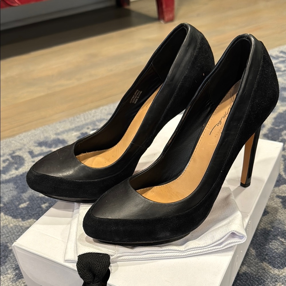 Badgley Mischka Black Stiletto Heels with Glossy Finish